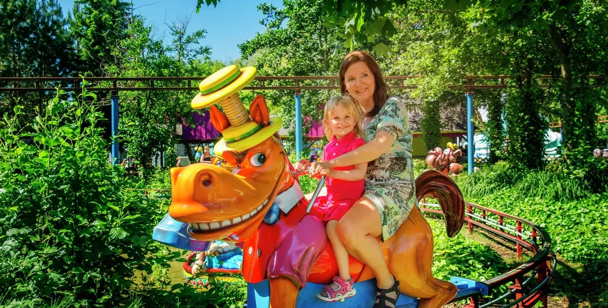 Barn tar karusell i BonBon-Land