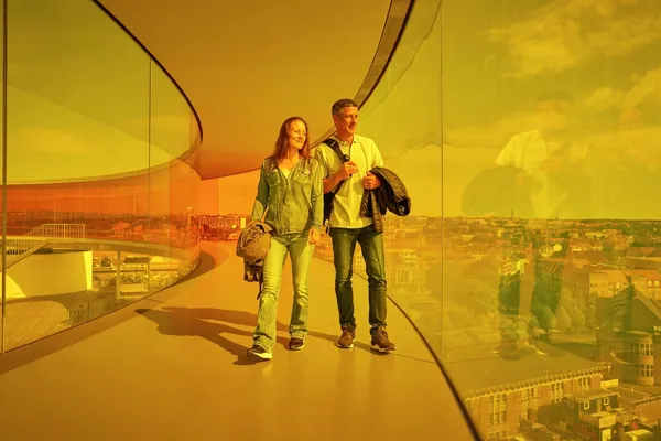 Landemerke: Med sine 17.700 kvadratmeter over ni etasjer og Olafur Eliassons kunstverk «Himmelrummet» på taket, har ARoS-museet blitt et landemerke og en dundrende besøkssuksess i Aarhus. Foto: Fjord Line