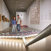 Par ser på kunst i ARoS Aarhus