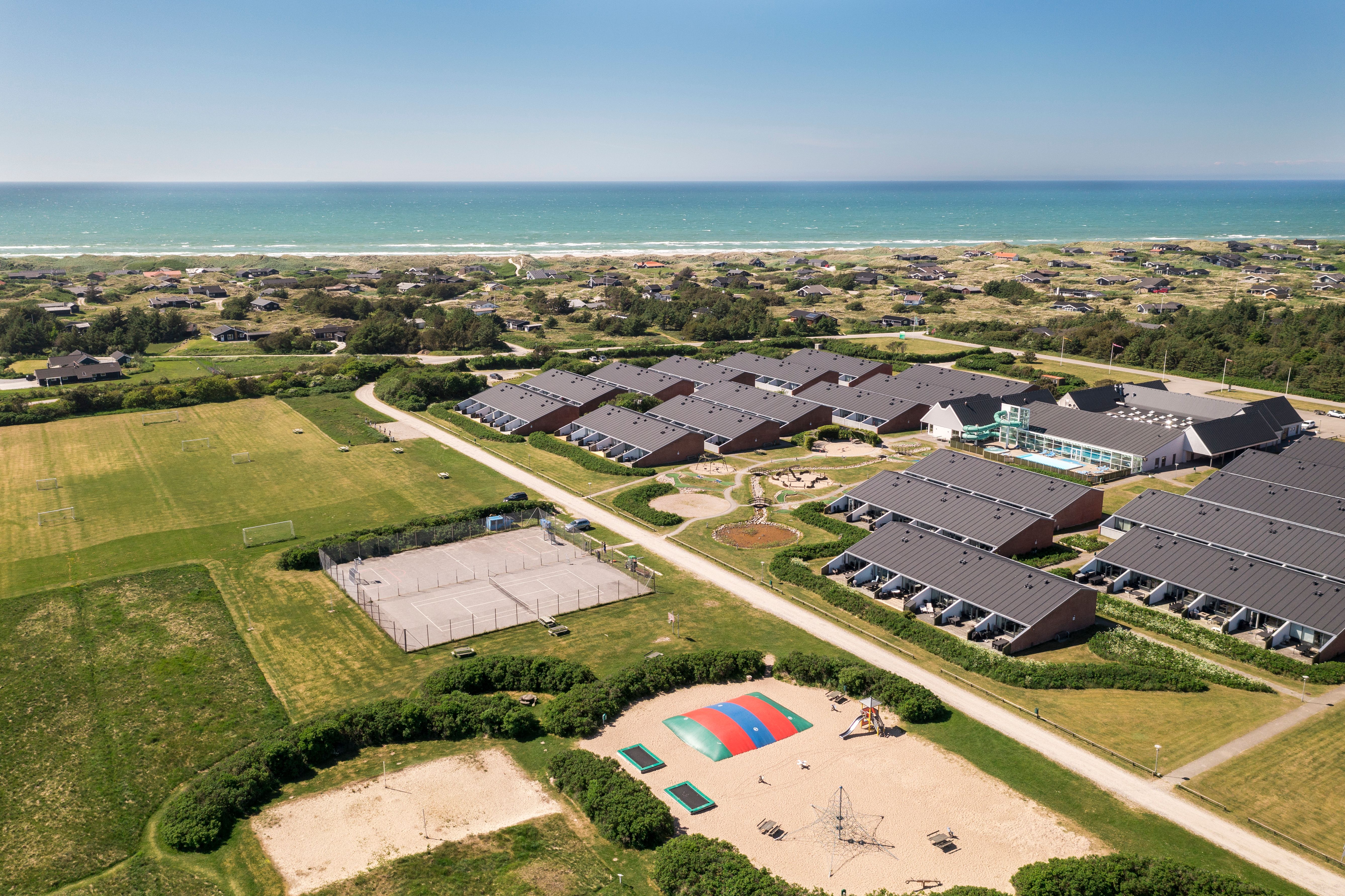 Luftfoto av feriesenteret. 