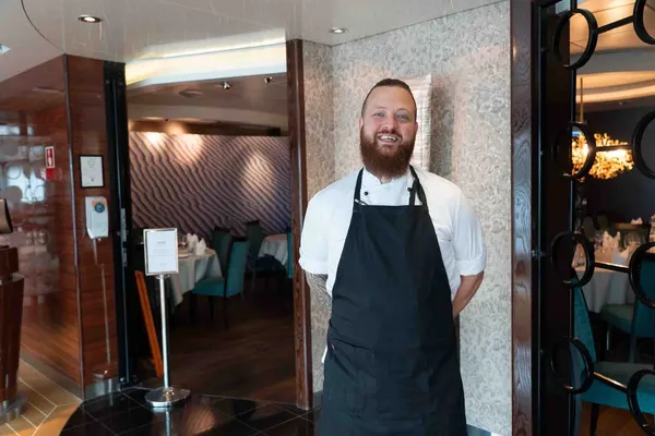 Ronny anbefaler å booke bord i Grieg Restaurant for en uforglemmelig matopplevelse om bord på Fjord Line.
