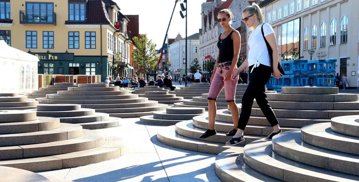 Venninner på gåtur i Aalborg
