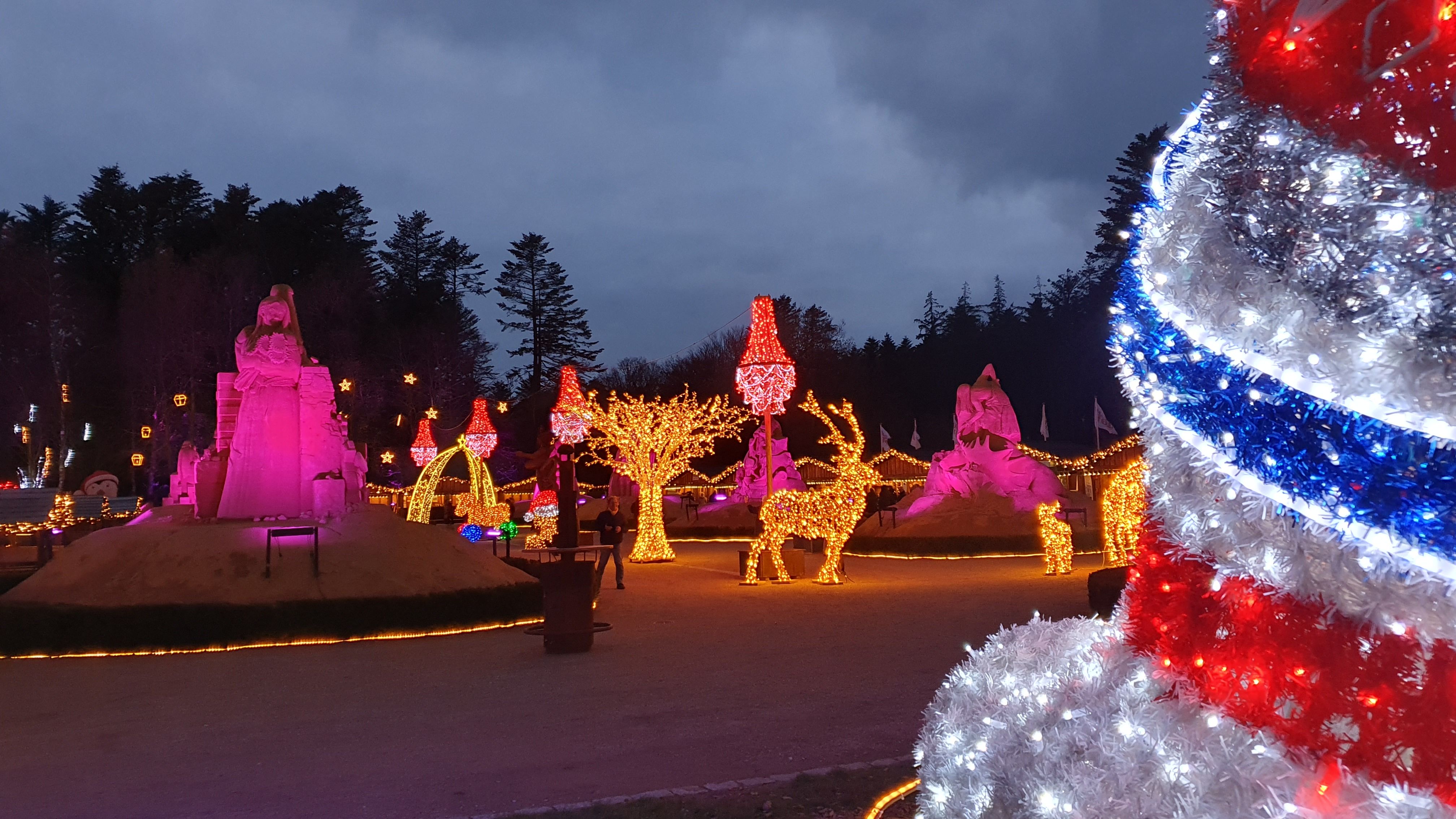 Lysdekorasjoner i skulpturparken