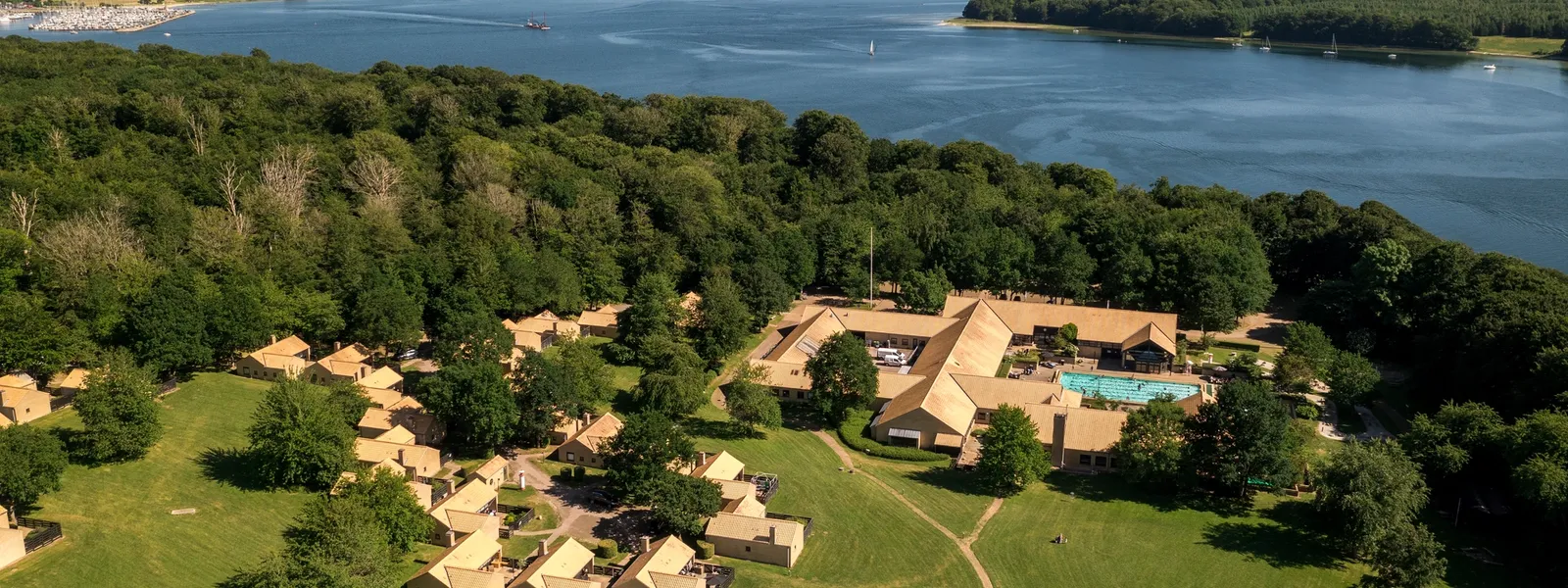 Oversiktsbilde Landal Middelfart. Flyfoto.