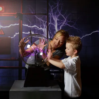 Moro for liten og stor på Energimuseet. Både ute og inne.