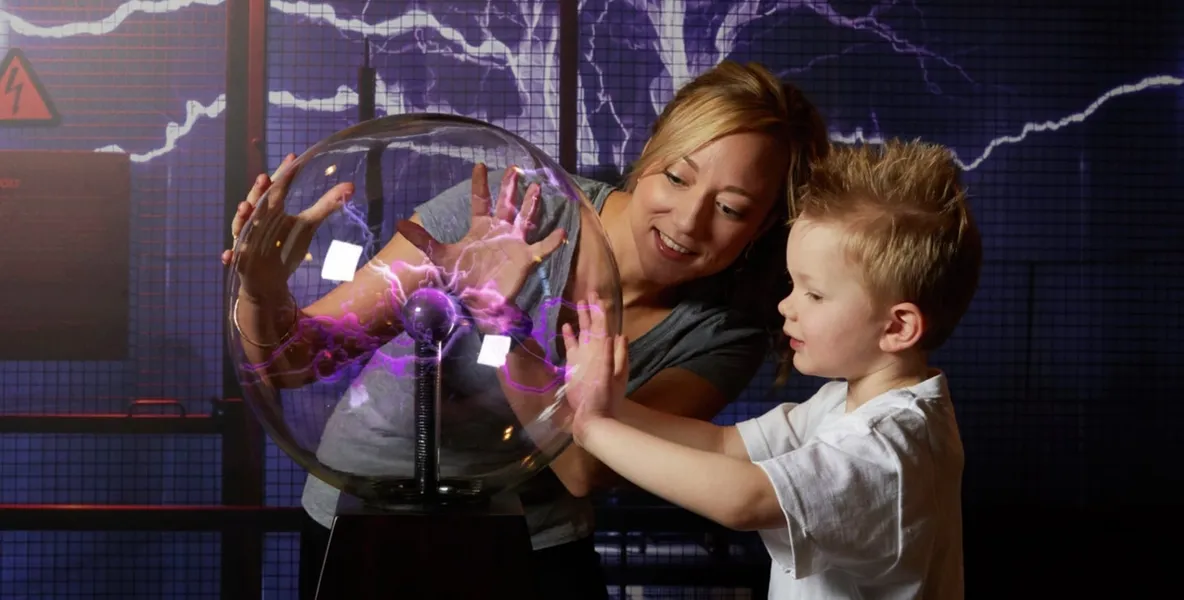 Moro for liten og stor på Energimuseet. Både ute og inne.