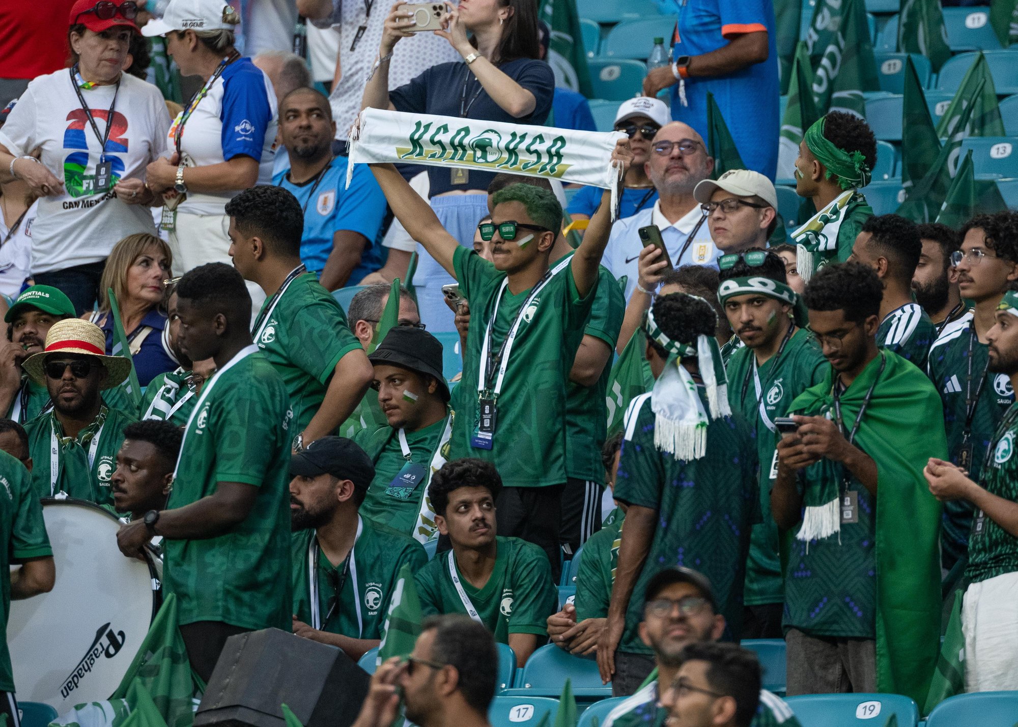 Saudi-arabische Fans beim WM-Auftakt gegen Uruguay 2026. Foto: Saudi Press Agency (SPA) / Saudi Photos Hub / CC BY-SA 4.0