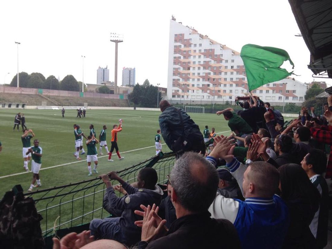 Fans auf der Rino-Della-Negra-Tribüne