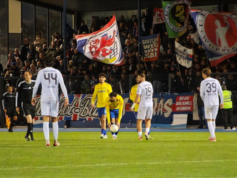 Wuppertaler SV Fans in Ratingen
