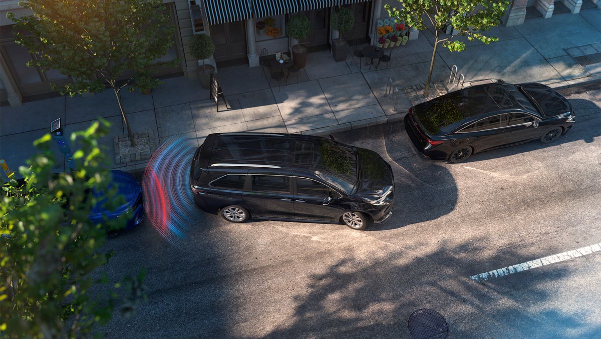 Toyota Sienna Front and Rear Parking Assist With Automatic Braking