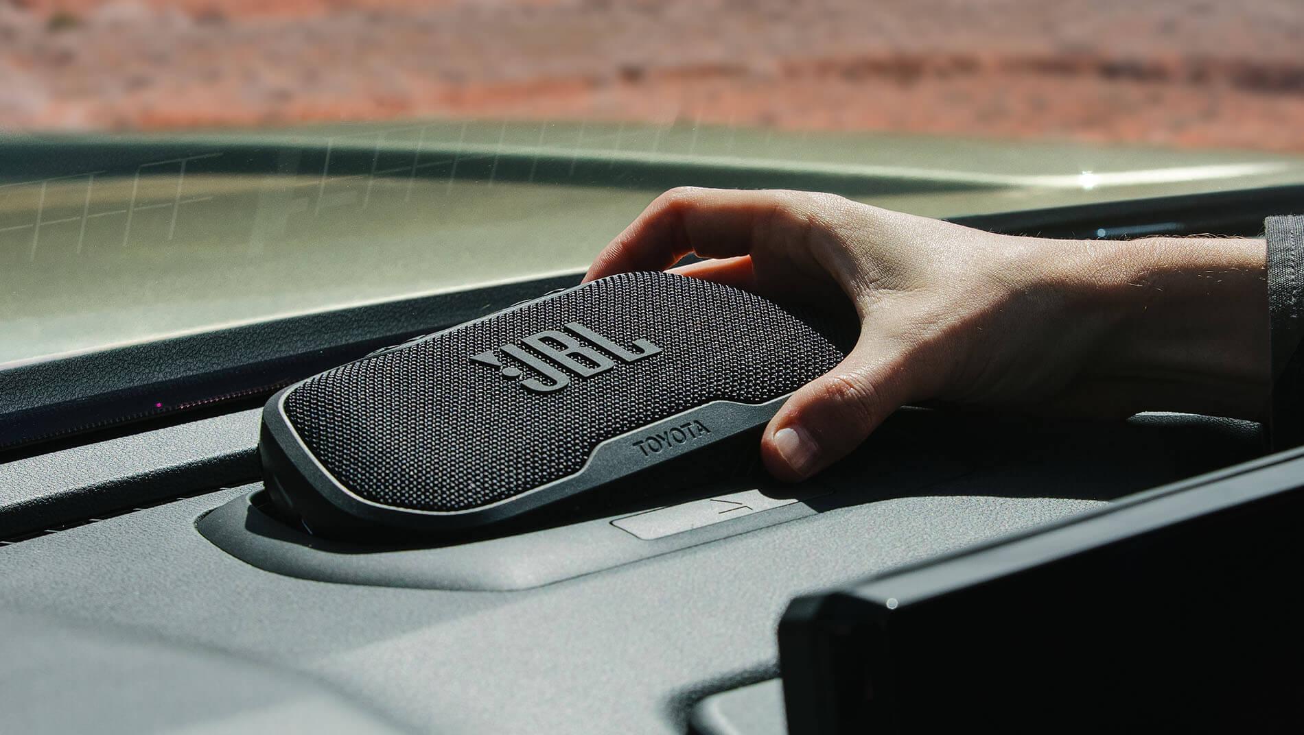 14-Speaker JBL® Premium Audio w/Removable Speaker