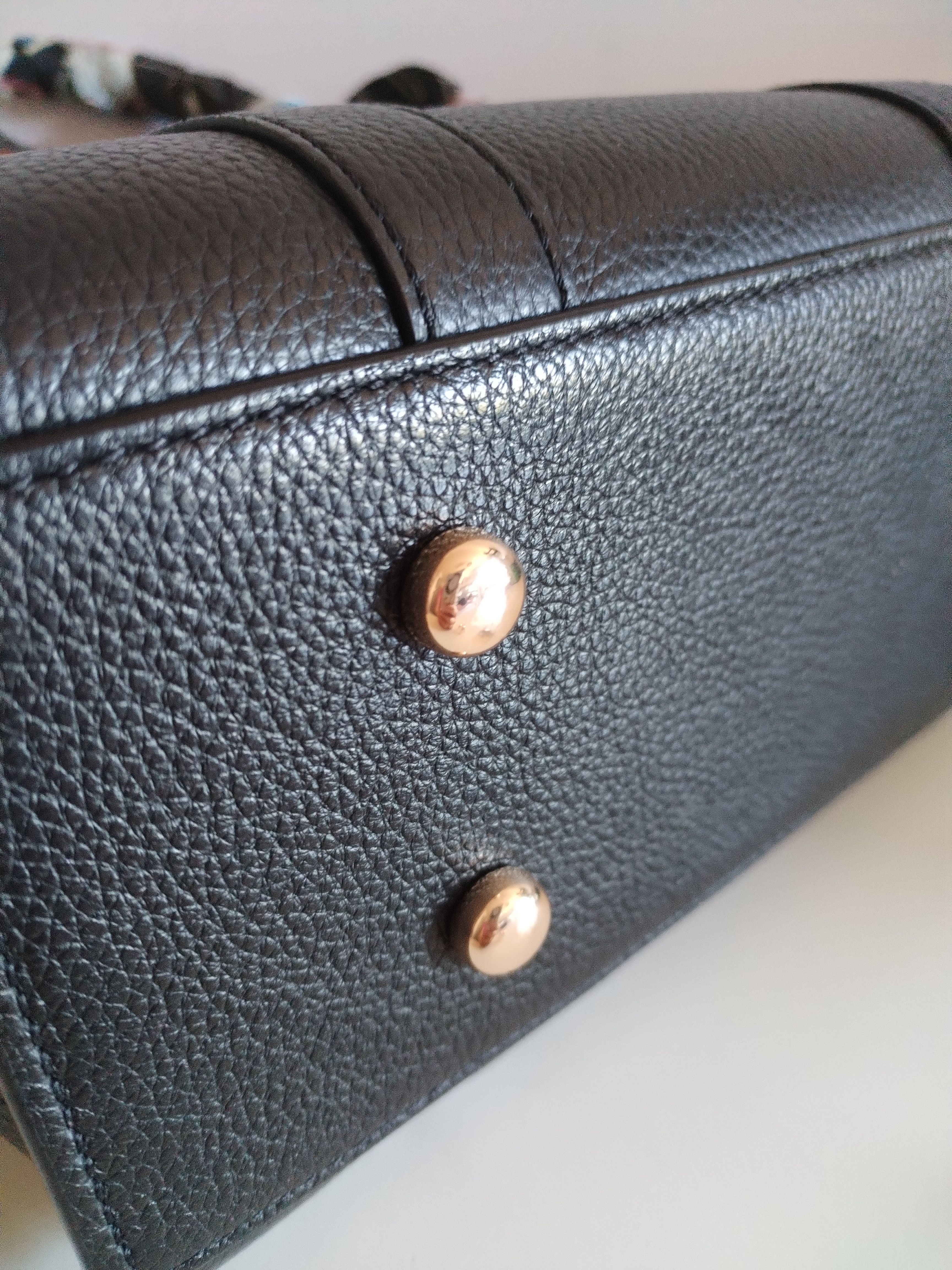 Magnetic removable bag feet golden silver  2