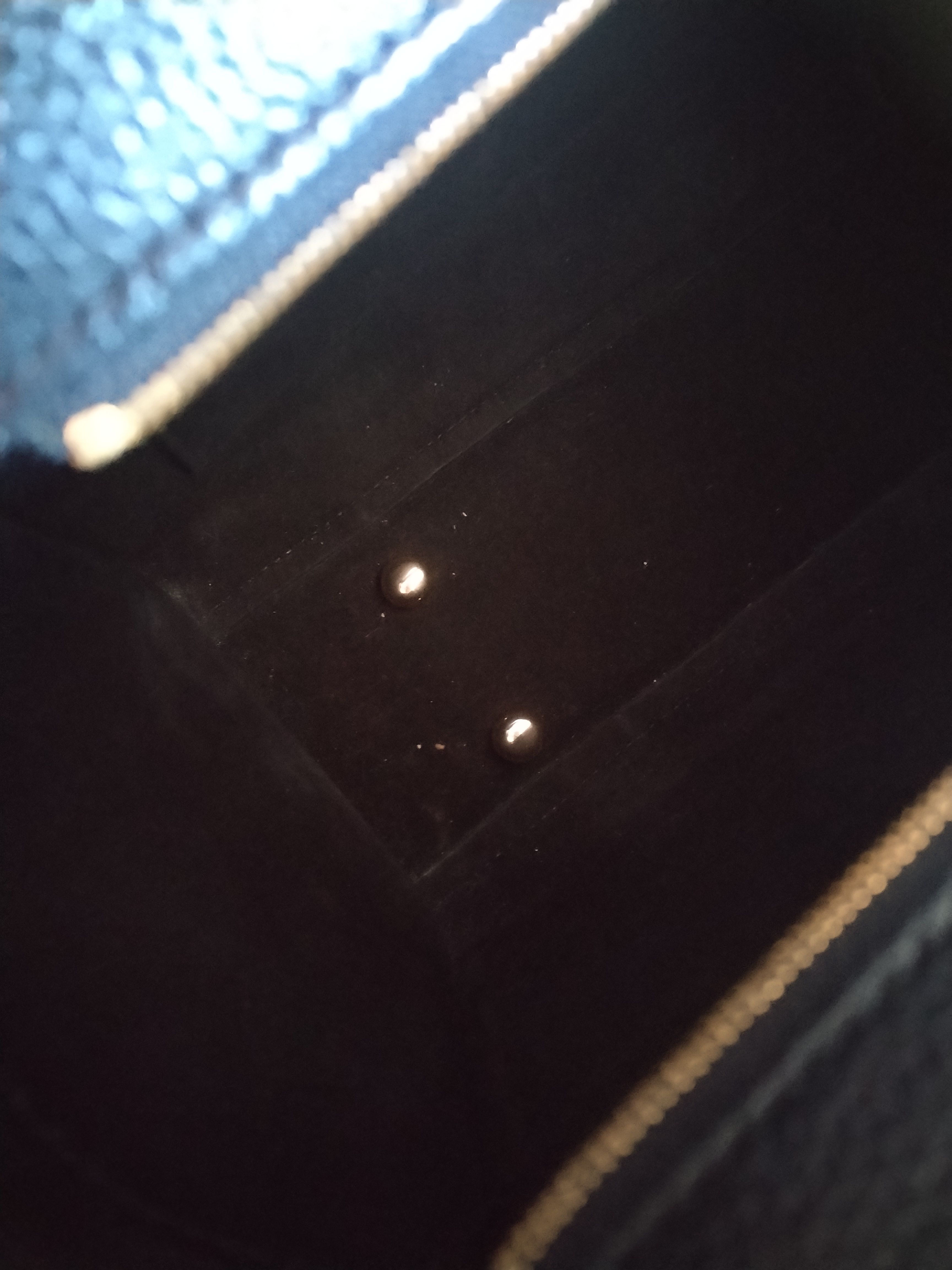 Magnetic removable bag feet golden silver  3