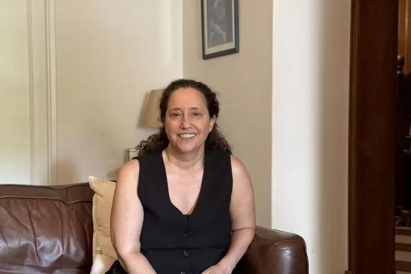 Paula Bujía: "Si se llega a un riesgo país de 450 o 500, las acciones argentinas pueden duplicarse"