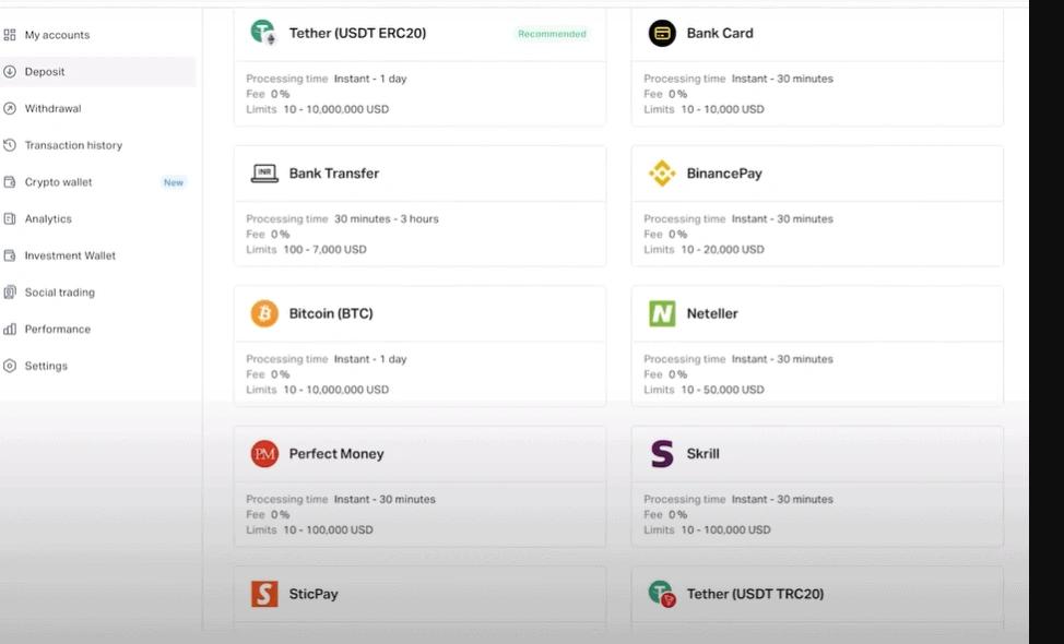 Pantalla de depósito de Exness con métodos disponibles incluyendo tarjetas y criptomonedas