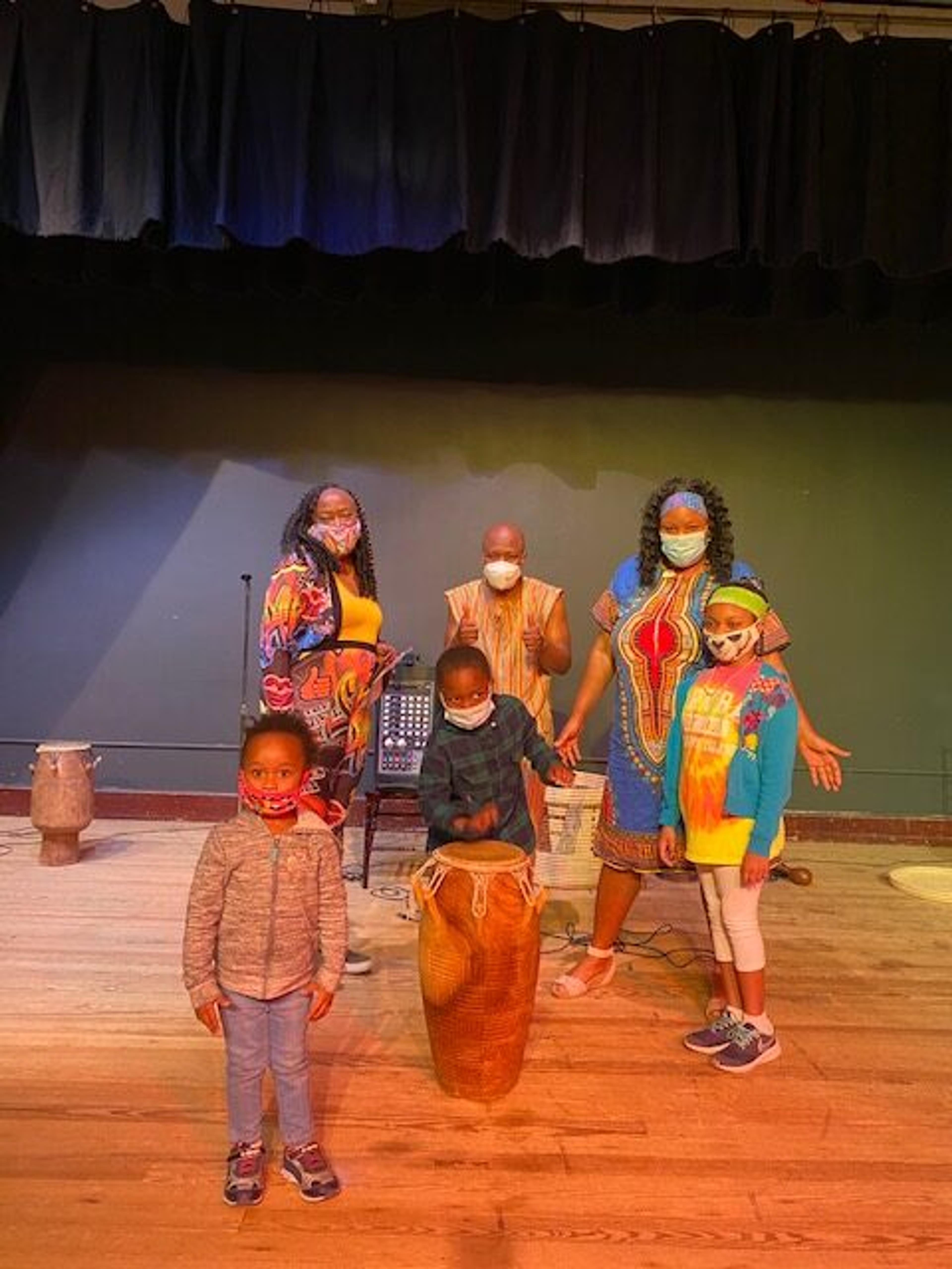 Participants enjoy the drumming sounds of a Soro Bindi workshop. Courtesy of the Mattatuck Museum, 2021.