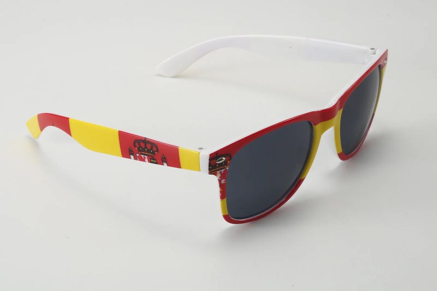 Heat-transfer graphic coverage on sunglasses DM-584