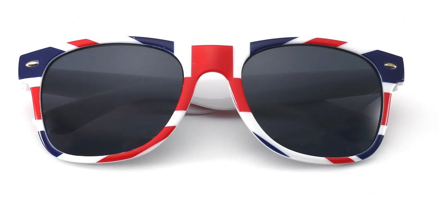 Front frame and lens detail on flag sunglasses DM-584