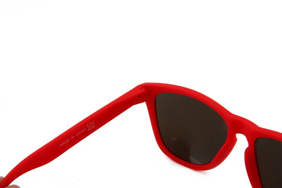 Frame hinge and temple connection detail of DM-510 sports sunglasses