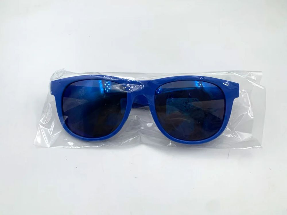 Individual bag packaging for promotional sunglasses