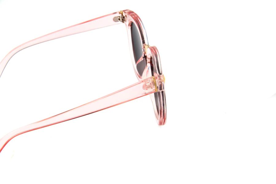 Close-up of DMKIDS-529 translucent temple and hinge