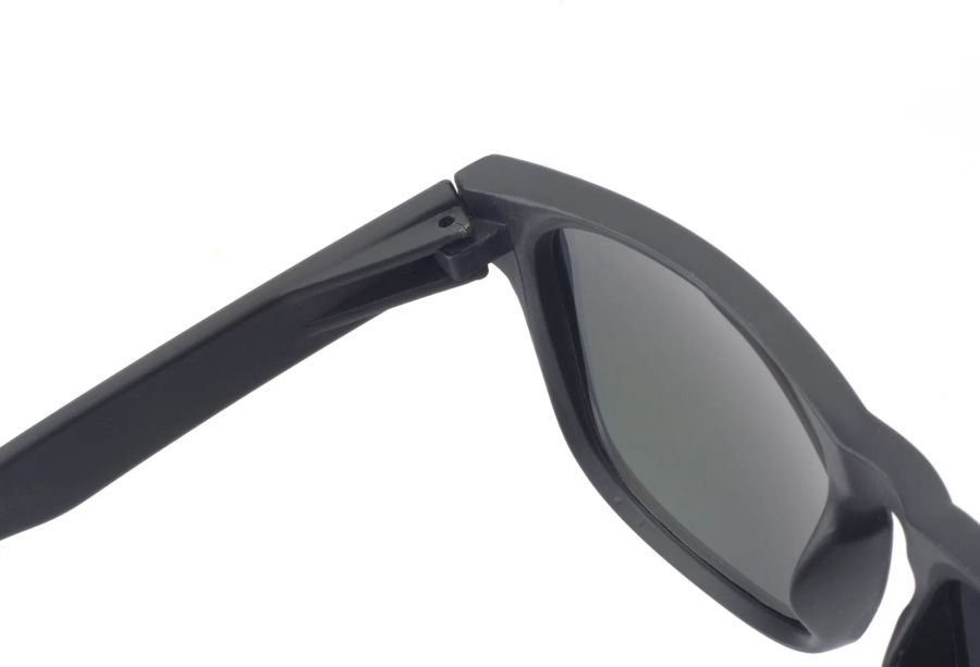 Side profile and curved temple detail of DM-538 sports sunglasses