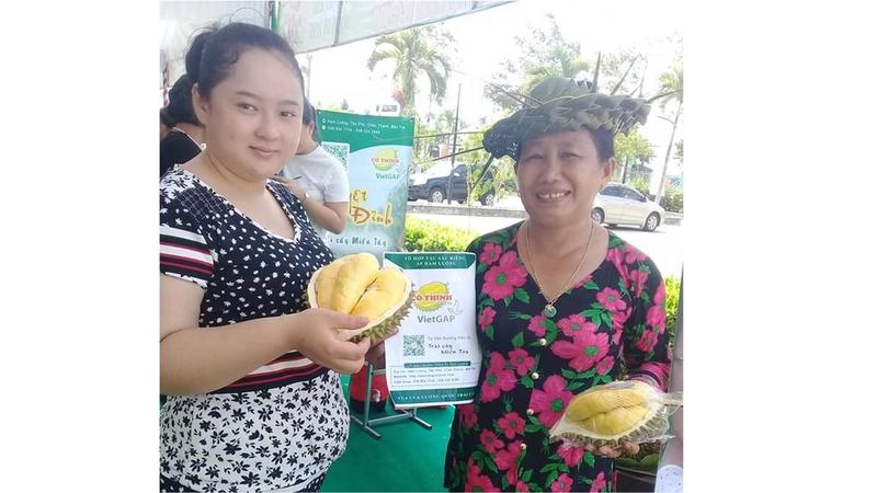 Chị Nguyễn Thị Thinh là phụ nữ tiêu biểu của Phụ nữ Việt tự tin làm kinh tế do Unilever và Sunlight thực hiện