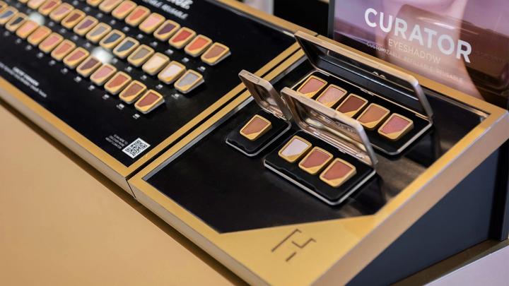 Prestige Beauty –eyeshadow by Hourglass