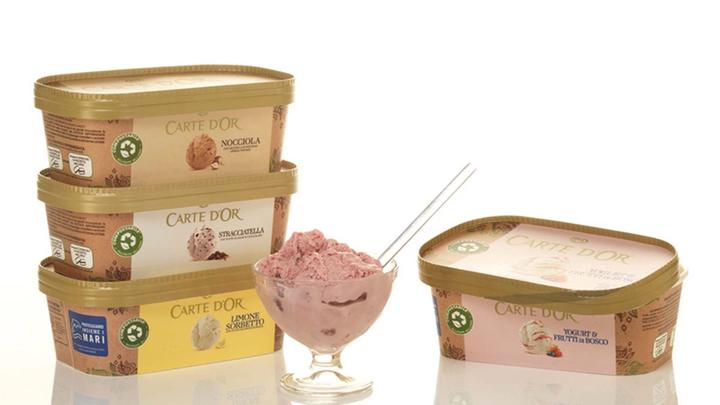 A selection of four Carte D’Or ice creams in compostable paper tubs. The raw material comes from traceable and sustainable sources.