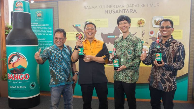 Unilever Indonesia Festival Jajanan Bango Makassar Foto Bersama