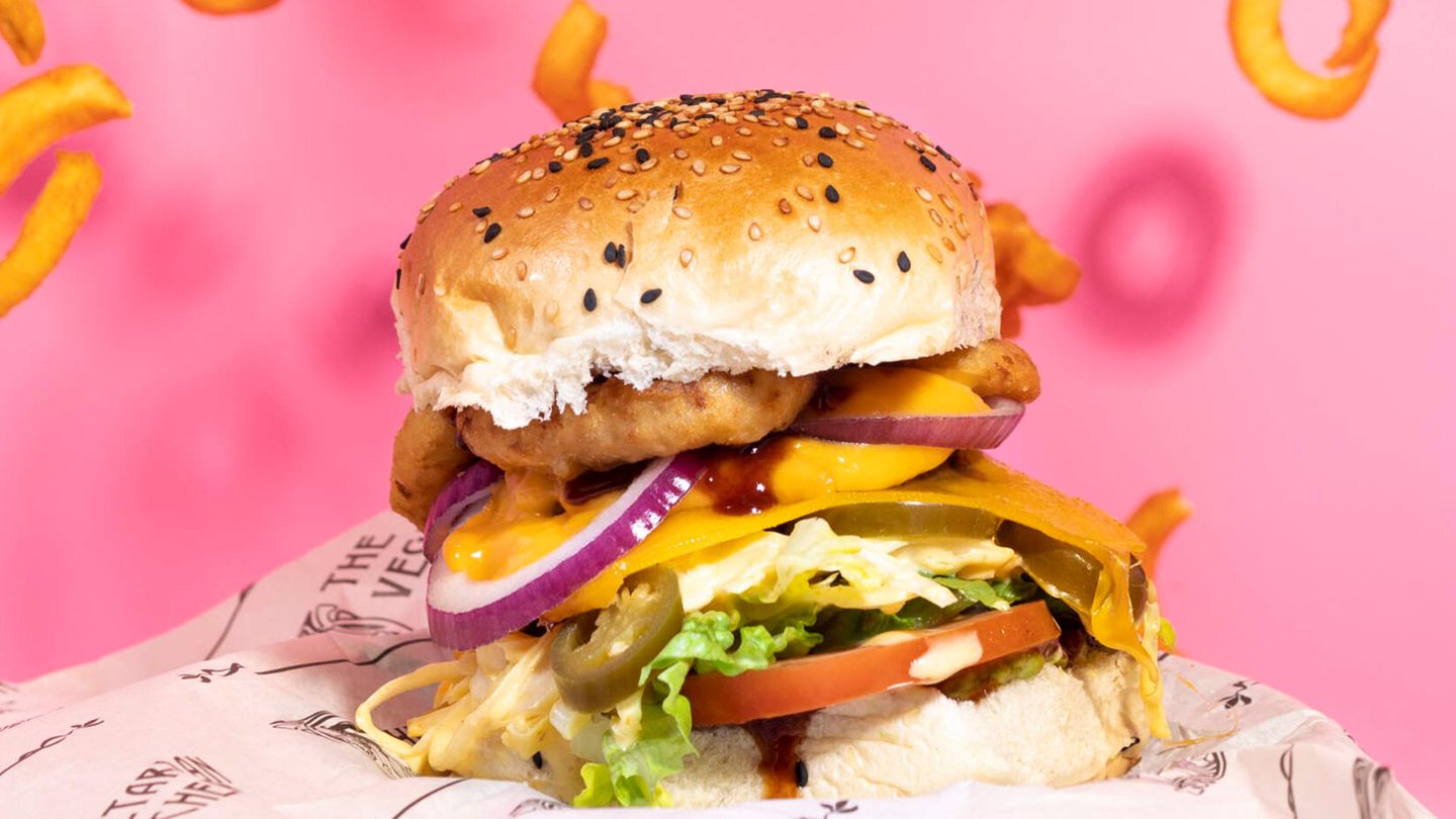 Reichlich belegter Burger mit The Vegetarian Butcher Patty