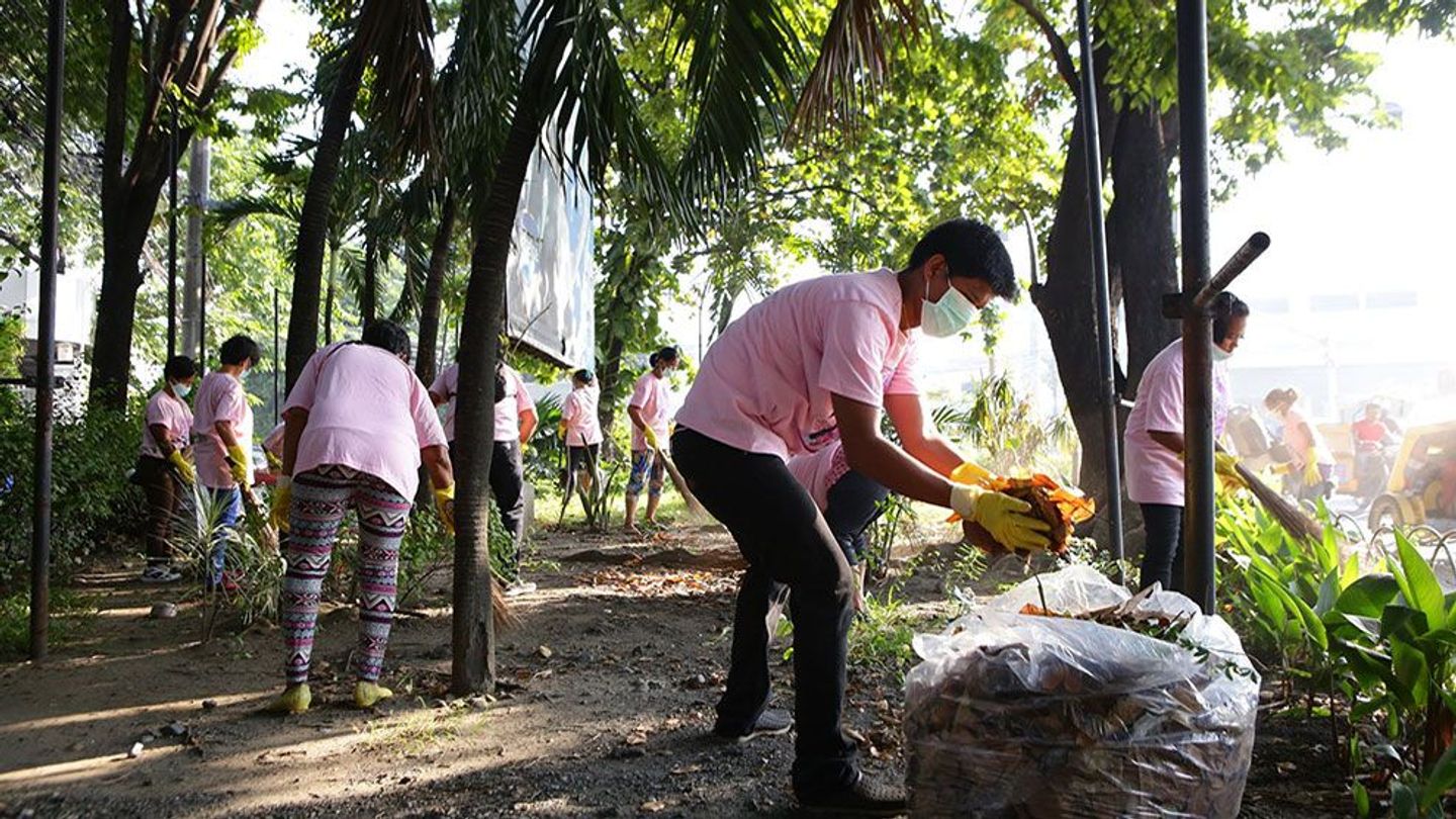 cleaning-up city of manila