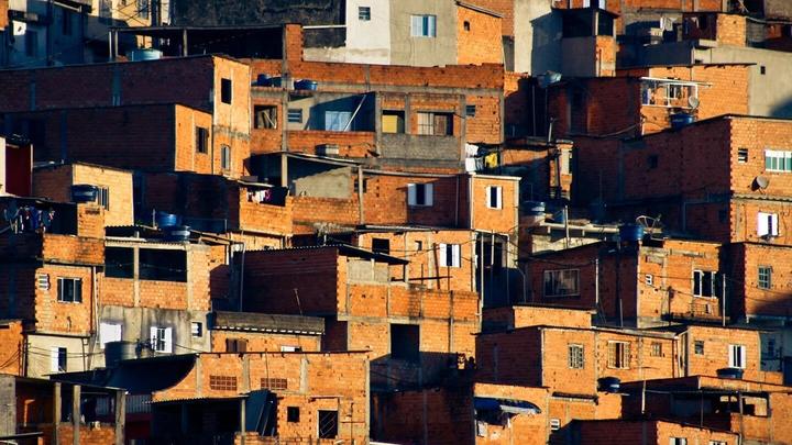 A photograph of the favelas in São Paulo.