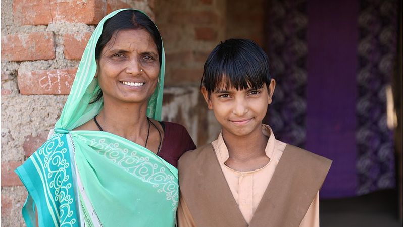 Feature image - Kolika and her daughter