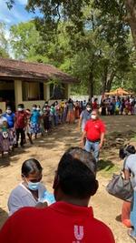 Officials from Unilever Sri Lanka, Mindshare and Wings Brand Activations, distributing dry rations and Unilever products to the Dambana community. 