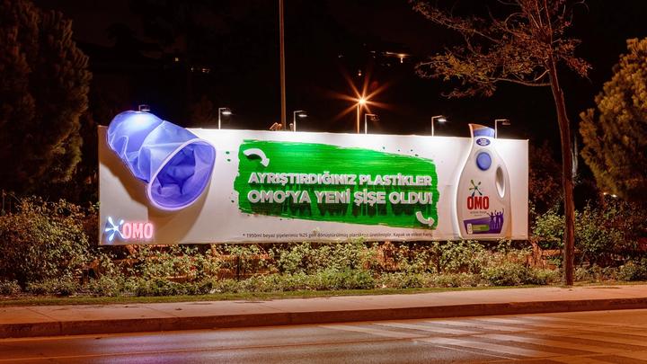 OMO “Ayrıştırdığınız Plastikler OMO’ya Yeni Şişe Oldu” Billboard Görseli