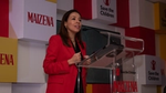 Lourdes Castañeda dando discurso