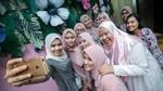 Malaysia girls selfie