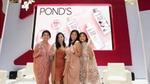 #MakeUpOffGlowOn Ponds - Indonesian women holding the products