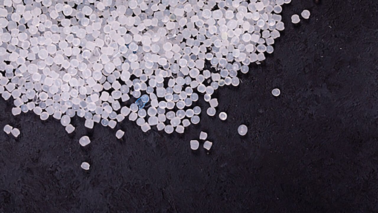 Bele-plastične-mikro-kroglice