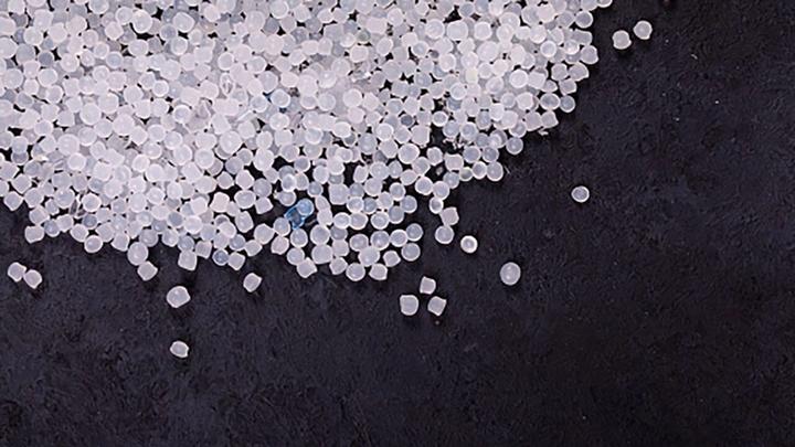 Λευκά πλαστικά μικροσφαιρίδια απολέπισης