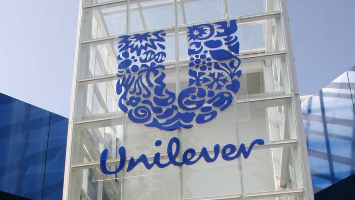 Le logo d'Unilever à l'entrée de l'usine de déodorants à Jiutepec, Mexique