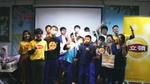 Lipton took group picture with students from Emei middle school