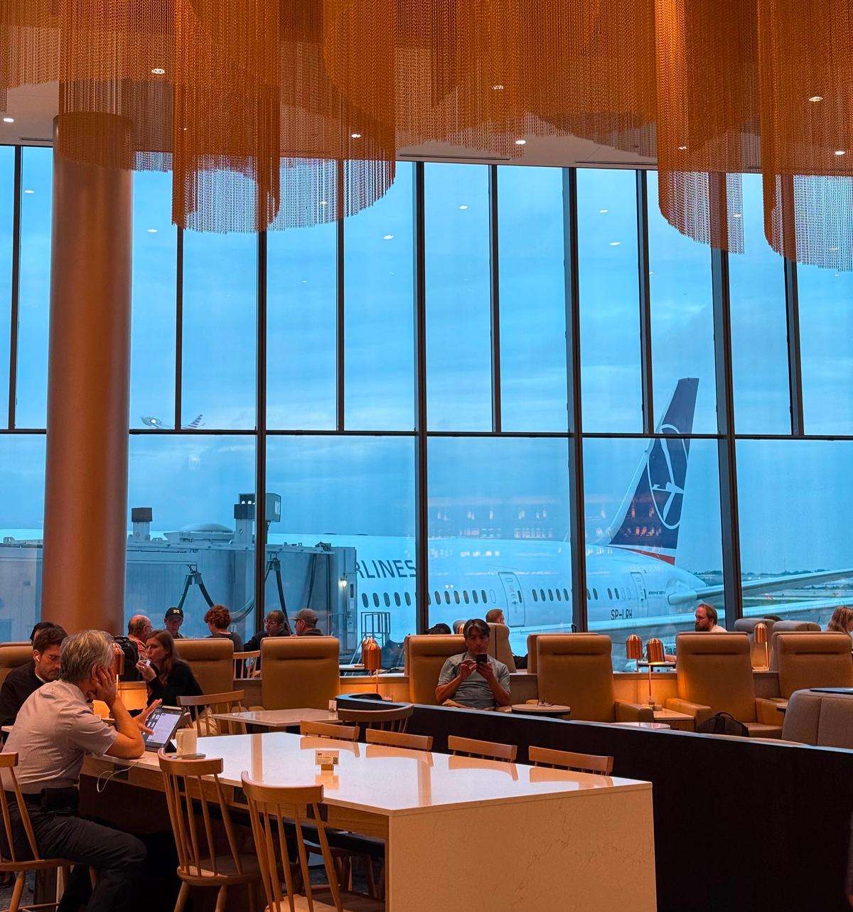LOT lounge o'hare