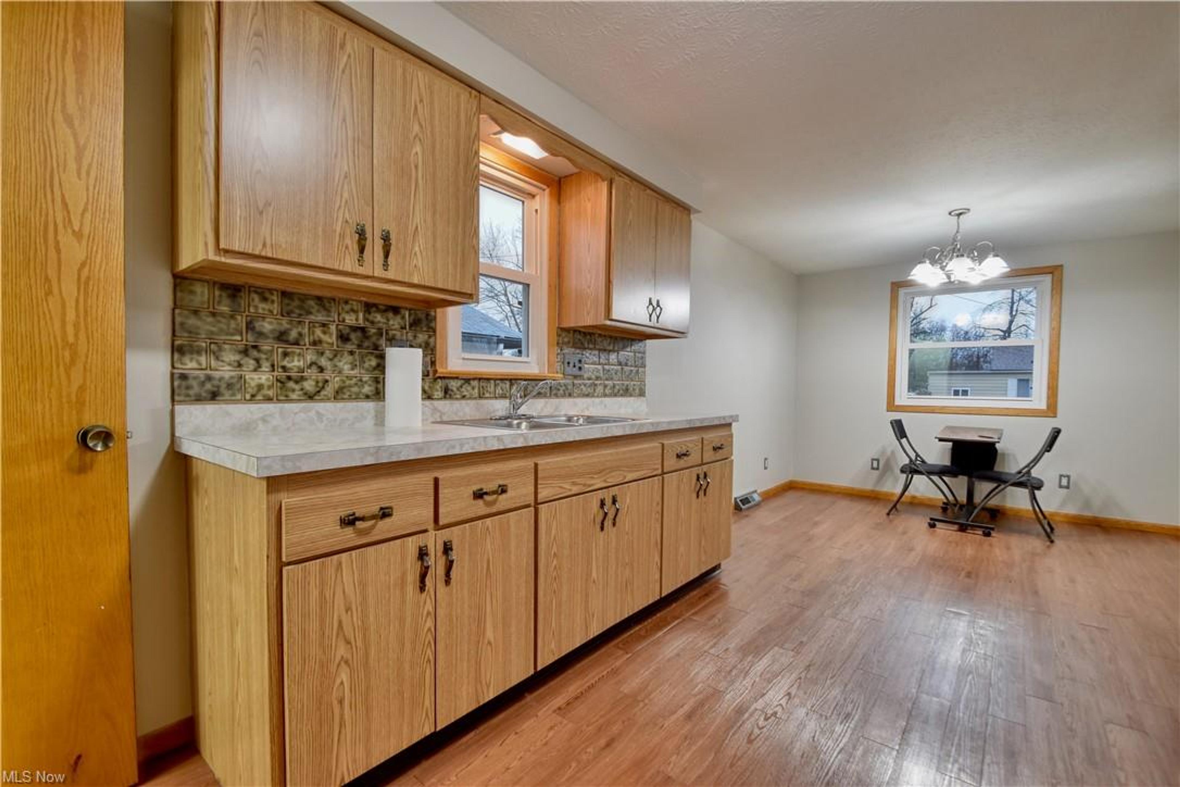32868 Barbara Drive, Eastlake - photo 12