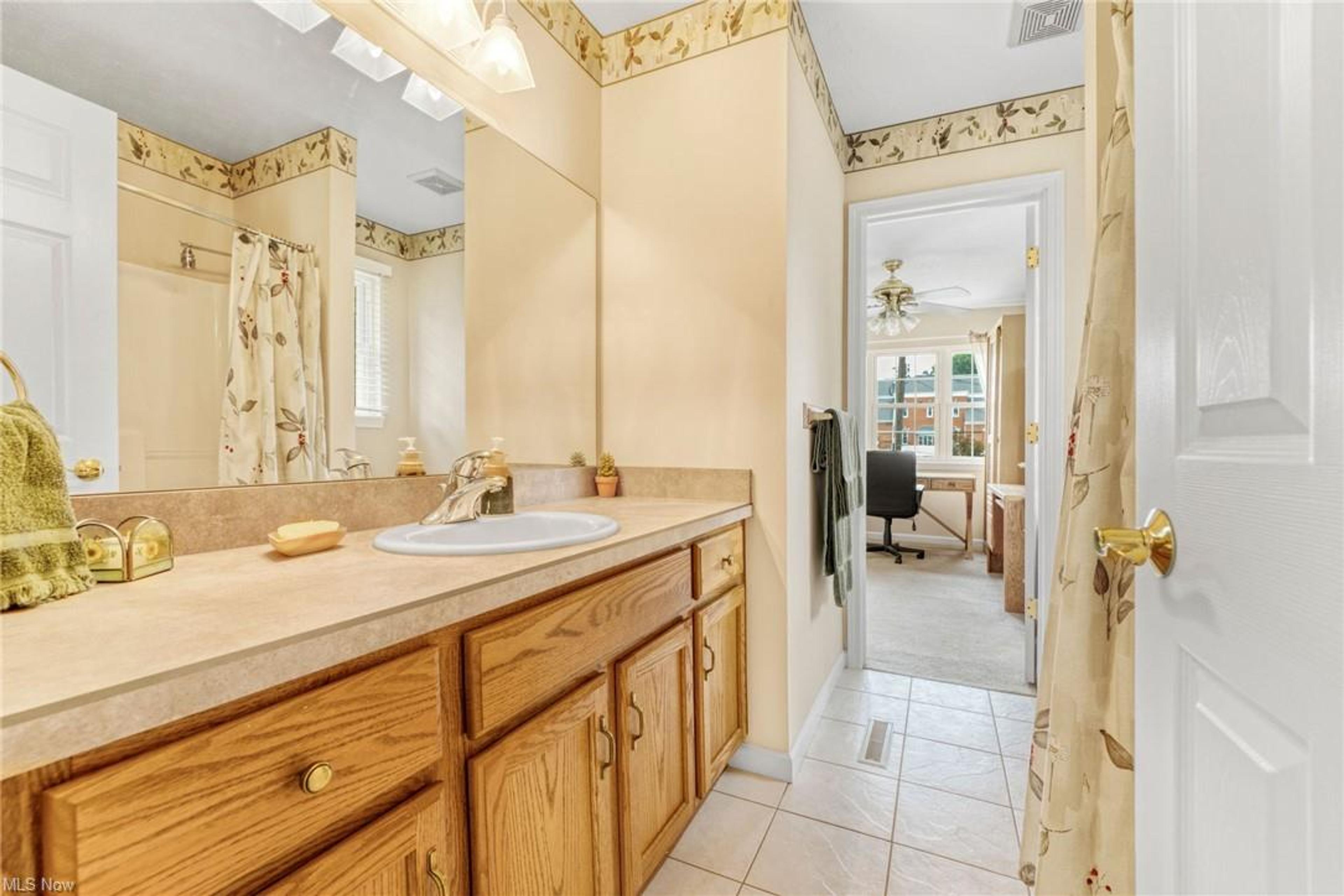 14588 Baird Street, Burton - photo 28