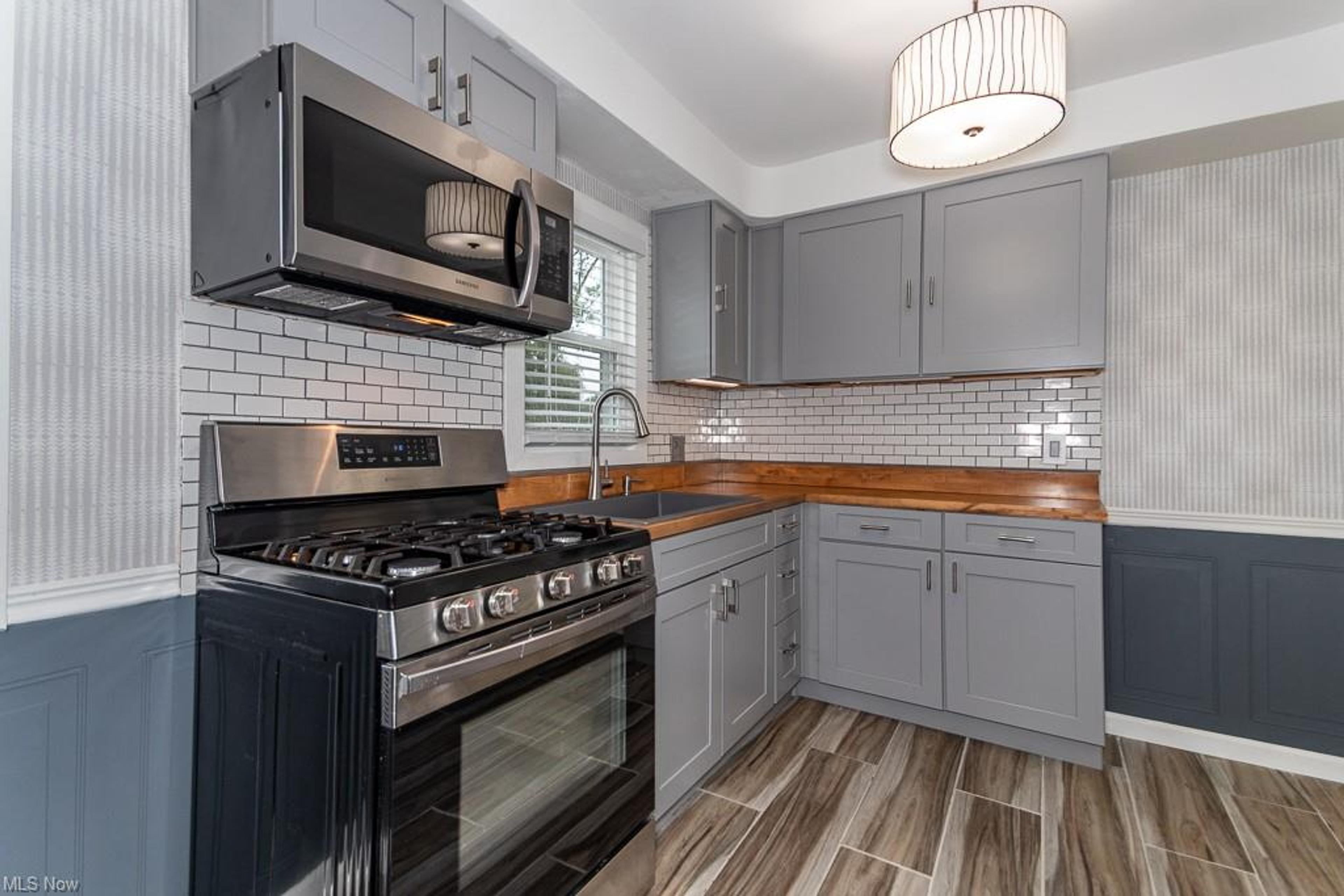 3828 E 365th Street, Willoughby - photo 12
