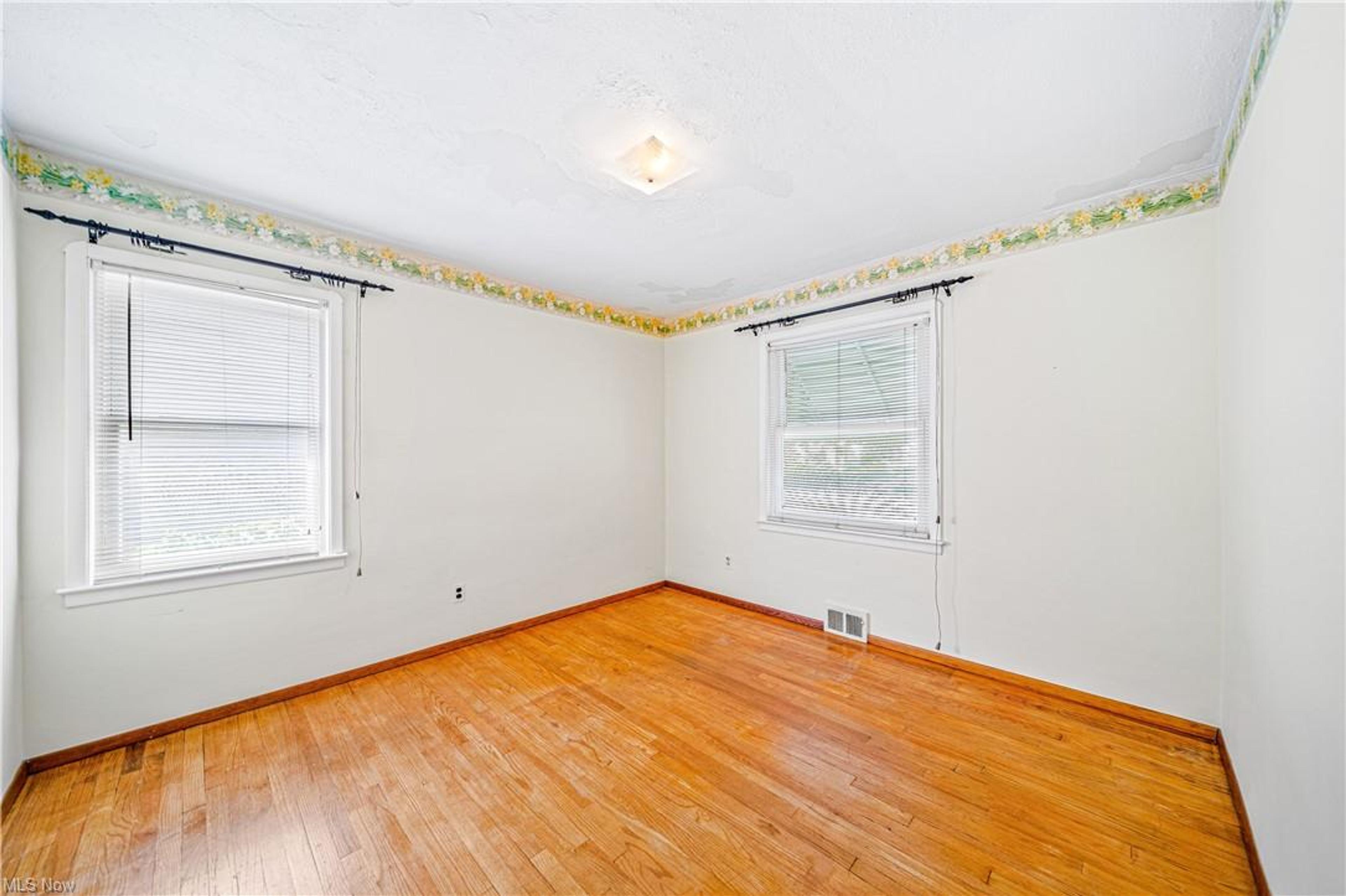 431 E 309th Street, Willowick - photo 4