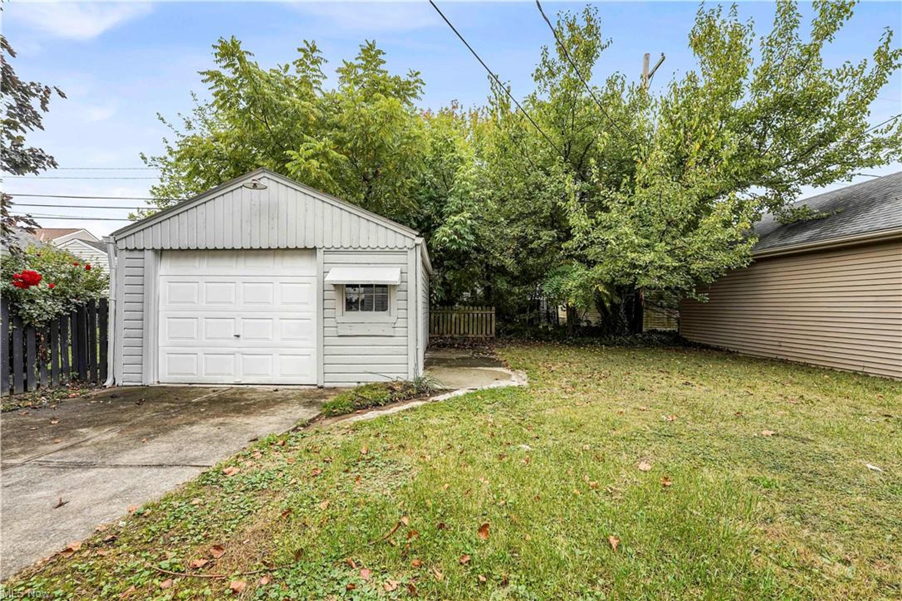 420 E 323rd Street, Willowick - photo 28