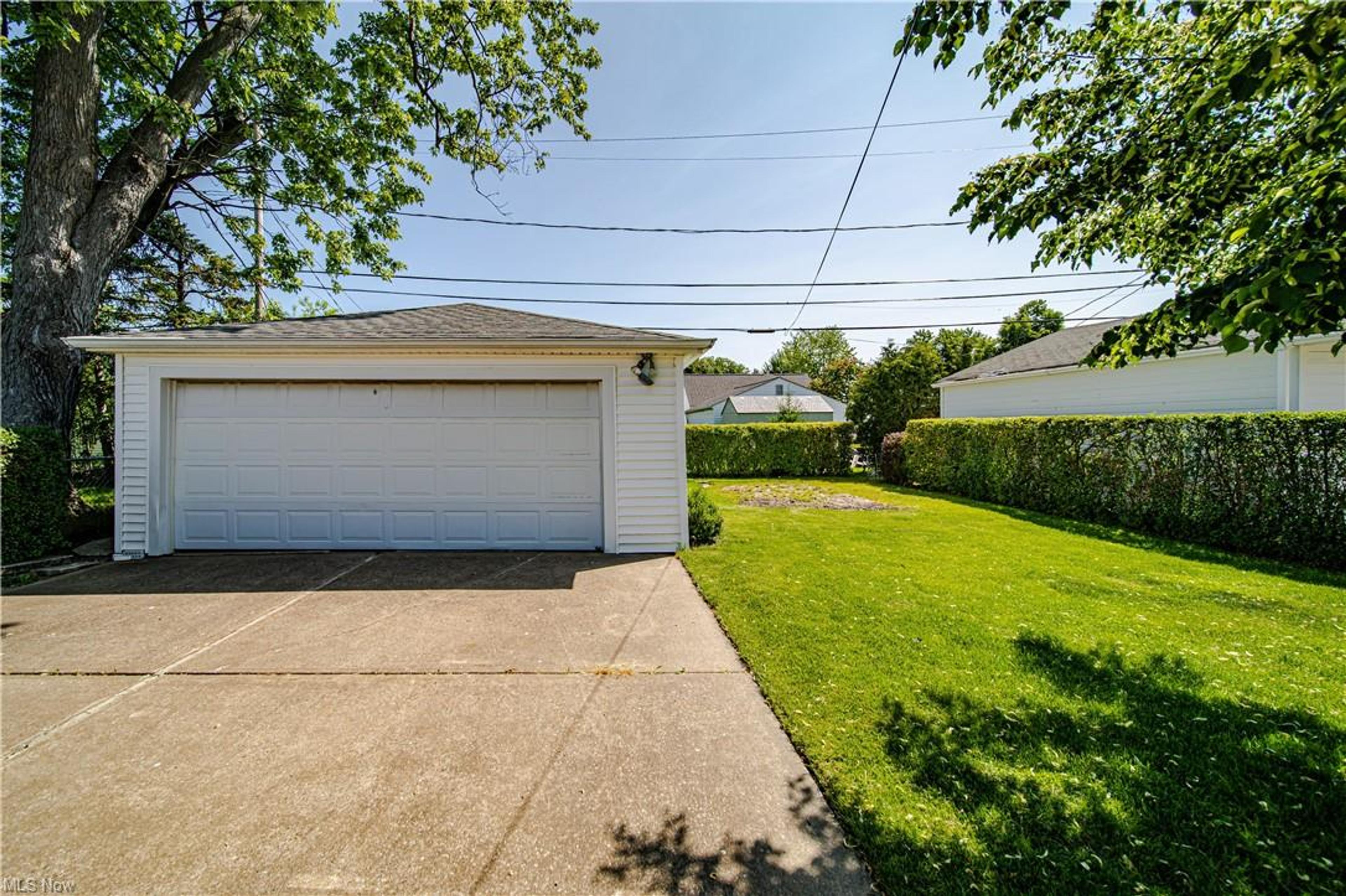 431 E 309th Street, Willowick - photo 24